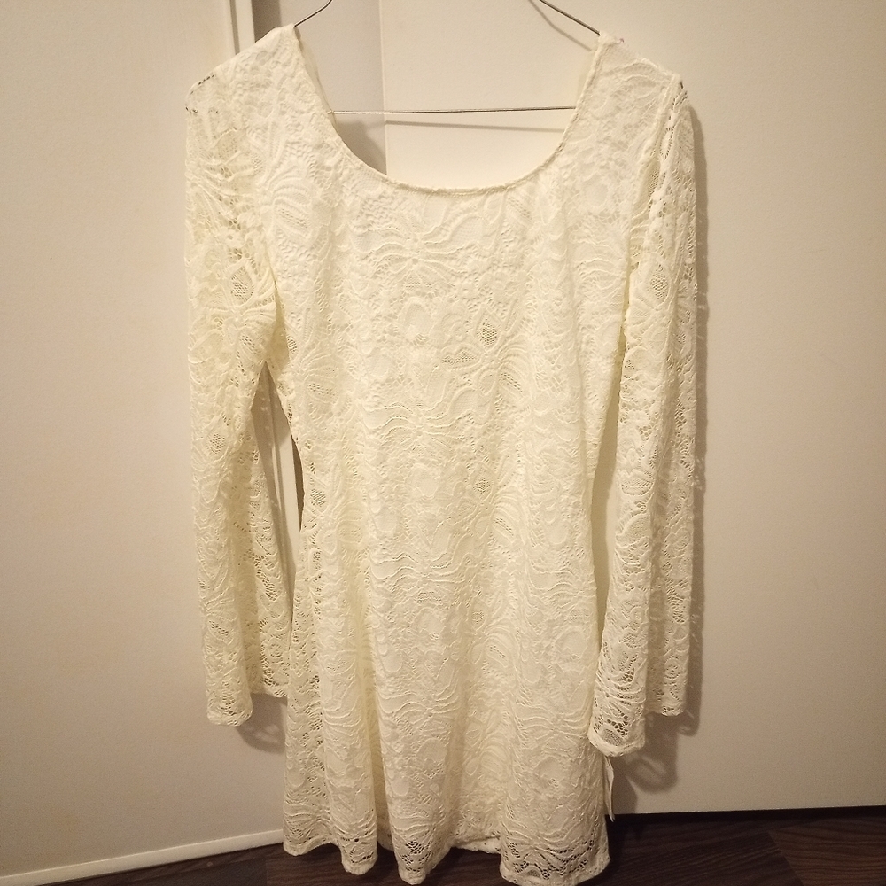 NEW WITH TAGS*** white women's dress